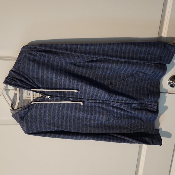 Urban Pipeline Zipper Sweatshirt - Picture 1 of 3